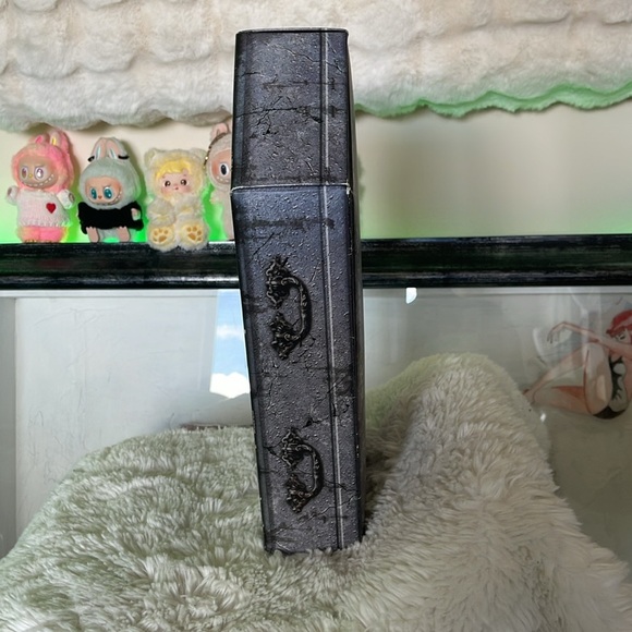 Monster High Draculaura Doll in Coffin Display NWT never been opened - Picture 3 of 7